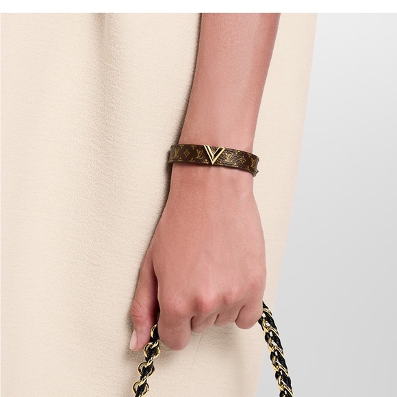 Louis Vuitton Monogram Brown Essential V Bracelet with Gold Accents size 15 main image 12